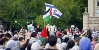 Protesto de estudantes em universidade dos EUA. Oponentes da definição da IHRA afirmam haver "armamentização" dela contra ativistas pró-palestinos  Foto: DW / Deutsche Welle