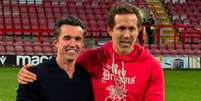 Ryan Reynolds e Rob McElhenney comemorando título do Wrehxam  Foto: Instagram/@robmac / Reprodução