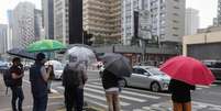 Registro de dia com frio e chuva na cidade de São Paulo. Foto: Tiago Queiroz/Estadão - 06/06/2025 / Estadão
