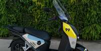 99 e Riba Brasil vão fornecer 300 motos elétricas para Belém (PA), cidade onde acontece a COP30, em novembro Foto: 99/Divulgação
