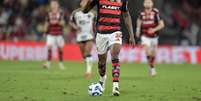 Evertton Araújo (Flamengo) durante jogo contra o Atlético-MG, no dia 27.07.2025 Foto: Associated Press / Alamy