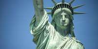 As reações ao quadro da Estátua da Liberdade pintado por Amy Sherald revelam as controvérsias que envolvem os símbolos nacionais dos Estados Unidos Foto: Getty Images / BBC News Brasil