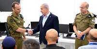 Netanyahu ao lado de chefes militares de Israel  Foto: DW / Deutsche Welle