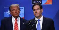 Donald Trump e Marco Rubio, secretário de Estado, durante conferência da OTAN; nesta segunda-feira, 4, agência ligada ao departamento de Rubio condenou prisão domiciliar de Bolsonaro Foto: Beata Zawrzel/NurPhoto via Getty Images