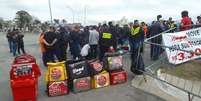 Protesto de motoboys diante da São Paulo Expo, onde o iFood realiza evento de gastronomia durante dois dias. Foto: Breque Nacional
