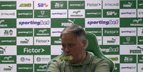 Anderson Barros em entrevista coletiva após eliminação do Palmeiras  Foto: Reprodução/Youtube/Palmeiras TV