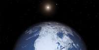 Representação artística de um planeta descoberto anteriormente em Alpha Centauri e da Terra Foto: ANSA / Ansa - Brasil