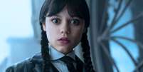 O dorama que destronou 'Wandinha': 'Al&eacute;m do Direito' tirou um feito muito importante das 'm&atilde;os' da s&eacute;rie de Jenna Ortega.  Foto: Divulga&ccedil;&atilde;o, Netflix / Purepeople