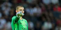 Lucas Chevalier, 23, estreia como goleiro titular do PSG na decisão da Supercopa da UEFA, contra o Tottenham  Foto: Jose Breton/Pics Action/NurPhoto via Getty Images