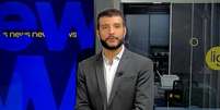 Matheus Ribeiro no estúdio do Lig Digital, canal de notícias criado pelo apresentador  Foto: Reprodução/YouTube