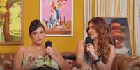 Giulia Costa e Flávia Alessandra em podcast  Foto: Reprodução | YouTube
