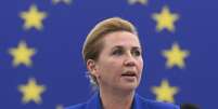 A primeira-ministra dinamarquesa, Mette Frederiksen, discursa na posse da presidência rotativa do Conselho da Europa, em 8 de julho de 2025, no Parlamento Europeu em Estrasburgo, leste da França.  Foto: AP - Pascal Bastien / RFI