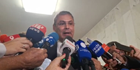 Lindbergh Farias durante reunião de líderes na Câmara  Foto: Deborah Sena 