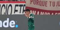 Vitor Roque, do Palmeiras, em partida contra o Universitario, do Peru  Foto: Raul Sifuentes/Getty Images