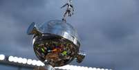 Troféu da Copa Libertadores da América  Foto:  Federico Peretti/NurPhoto/Getty Images