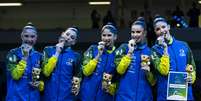 Atletas brasileiras comemoram medalha  Foto: Ivan Carvalho/CBG