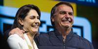 A ex-primeira-dama, Michelle, e o ex-presidente Jair Bolsonaro (PL)  Foto: Pedro H. Tesch / GettyImages