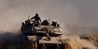 Tanque israelense na fronteira com Gaza 26/8/2025  Foto: REUTERS/Amir Cohen