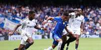 João Pedro faz o primeiro gol do Chelsea.  Além dele, outro brazuca, Estêvão, manda bem, levando o Fulham à loucura. Blues vencem por 2 a 0.  Foto: Justin Setterfield/Getty Images / Jogada10