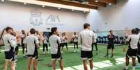  Foto: Divulgação - Legenda: Jogadores do Liverpool durante treinamento da equipe / Jogada10