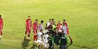 União São João e Noroeste ficaram sem jogar por 48 minutos até decisão da arbitragem  Foto: Paulistão/Reprodução