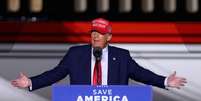 O presidente dos EUA, Donald Trump, durante campanha em 2022 no Aeroporto Regional Arnold Palmer, em Latrobe, na Pensilvânia, em 5 de novembro de 2022.  Foto: Angela Weiss/Estadão / Estadão