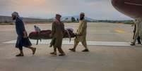 Voos militares transportaram muitos feridos das províncias de Kunar e Nangarhar  Foto: DW / Deutsche Welle