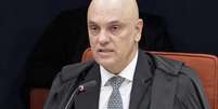 Ministro do Supremo Tribunal Federal (STF) Alexandre de Moraes faz a leitura do relatório da ação penal 2668.  Foto: Reprodução/TV Justiça