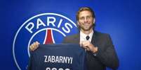 - Divulgação/PSG - Legenda: Zabarnyi foi contratado recentemente por 63 milhões de euros (cerca de R$ 400 milhões)  Foto: Jogada10