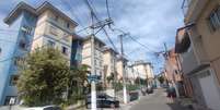 Os conjuntos habitacionais chamados de Cingapura são a marca das comunidades do Complexo da Paz, zona sul de São Paulo  Foto: Marcos Zibordi