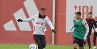  Foto: Ricardo Duarte / Internacional - Legenda: Plano da comissão técnica do Internacional é utilizar Alan Patrick em nova função / Jogada10
