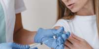 SUS inclui vacina contra vírus sincicial respiratório a partir de novembro no calendário  Foto: Freepik