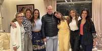 Silvio Santos com suas seis filhas  Foto: Reprodu&ccedil;&atilde;o/Instagram