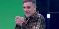 Ele pediu, o público atendeu: Luciano Huck prova o poder de influenciar milhares de telespectadores no 'Domingão'  Foto: Reprodução/TV