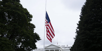 Bandeira foi colocada a meio-mastro na Casa Branca após morte de Charlie Kirk  Foto: EPA/Shutterstock / BBC News Brasil