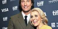 Matthew McConaughey e sua m&atilde;e  Foto: Getty Images