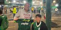 Britânico vira torcedor do Palmeiras, vai ao Allianz para jogo da Libertadores e se declara a Endrick  Foto: Raul Godoy/Terra
