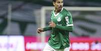 Lucas Evangelista em partida do Palmeiras contra o Internacional  Foto: Ricardo Moreira/Getty Images