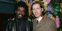 Seu Jorge e Wes Anderson em 2004  Foto: Evan Agostini/Getty Images / Rolling Stone Brasil