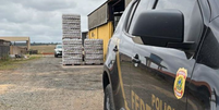PF faz fiscalização em indústrias de bebidas em SP  Foto: Divulgação/Polícia Federal