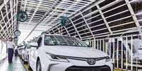 Toyota Corolla Hybrid voltará à produção já em novembro  Foto: Revista Carro