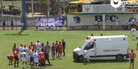 Árbitro passa mal em partida de futebol amador  Foto: Reprodução/Youtube/Regional FM 87.9 Brumadinho