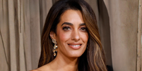 Esse vestido de festa de Amal Clooney tem a cor mais elegante para a temporada de Primavera-Verão. Foto: Getty Images / Purepeople