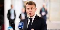 Macron ainda descarta renúncia, apesar das pressões de todos os setores  Foto: DW / Deutsche Welle