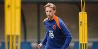  Foto: Divulgação / Ons Oranje - Legenda: Frenkie De Jong durante treinamento da seleção holandesa / Jogada10
