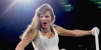 Swift alcança novo pico artístico em The Life of a Showgirl, seu 12º álbum, com sonoridade renovada, narrativas incisivas e colaboração com Max Martin  Foto: Kevin Winter/TAS24/Getty Images for TAS Rights Management / Rolling Stone Brasil