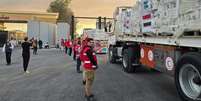 É esperada a entrada de 600 caminhões em Gaza com mantimentos para aplacar a crise humaitária entre palestinos  Foto: DW / Deutsche Welle