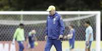 Carlo Ancelotti durante treino da Sele&ccedil;&atilde;o Brasileira  Foto: Rafael Ribeiro/CBF