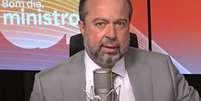 O ministro de Minas e Energia, Alexandre Silveira, afirmou que o apagão que afetou vários estados brasileiros na madrugada desta terça-feira, 14, foi problema pontual  Foto: Reprodução/EBC