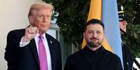 O presidente dos Estados Unidos, Donald Trump, recebe o presidente da Ucr&acirc;nia, Volodymyr Zelensky, na Casa Branca, em Washington, D.C., EUA, em 17 de outubro de 2025.  Foto: &copy; Jonathan Ernst / Reuters / RFI